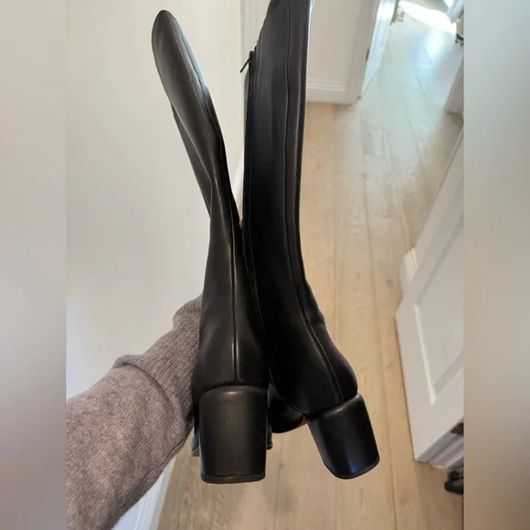 Vince knee high boots, only worn once, very comfortable - Picture 3 of 9